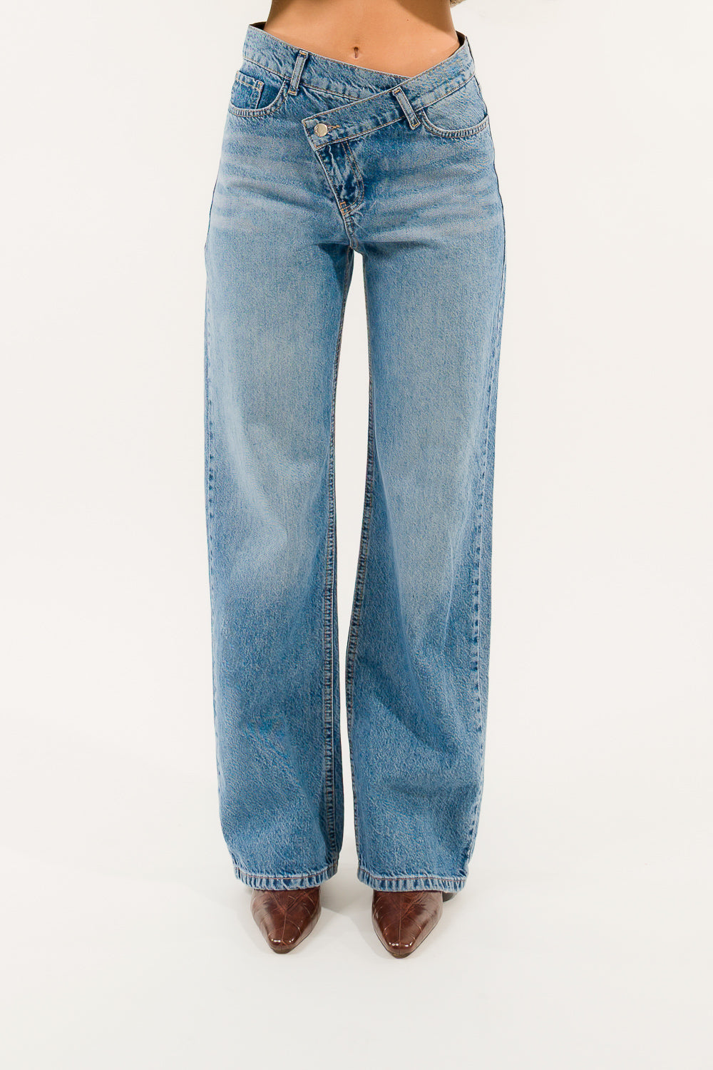 JEANS MIKY ABBOTTONATURA ASIMMETRICA